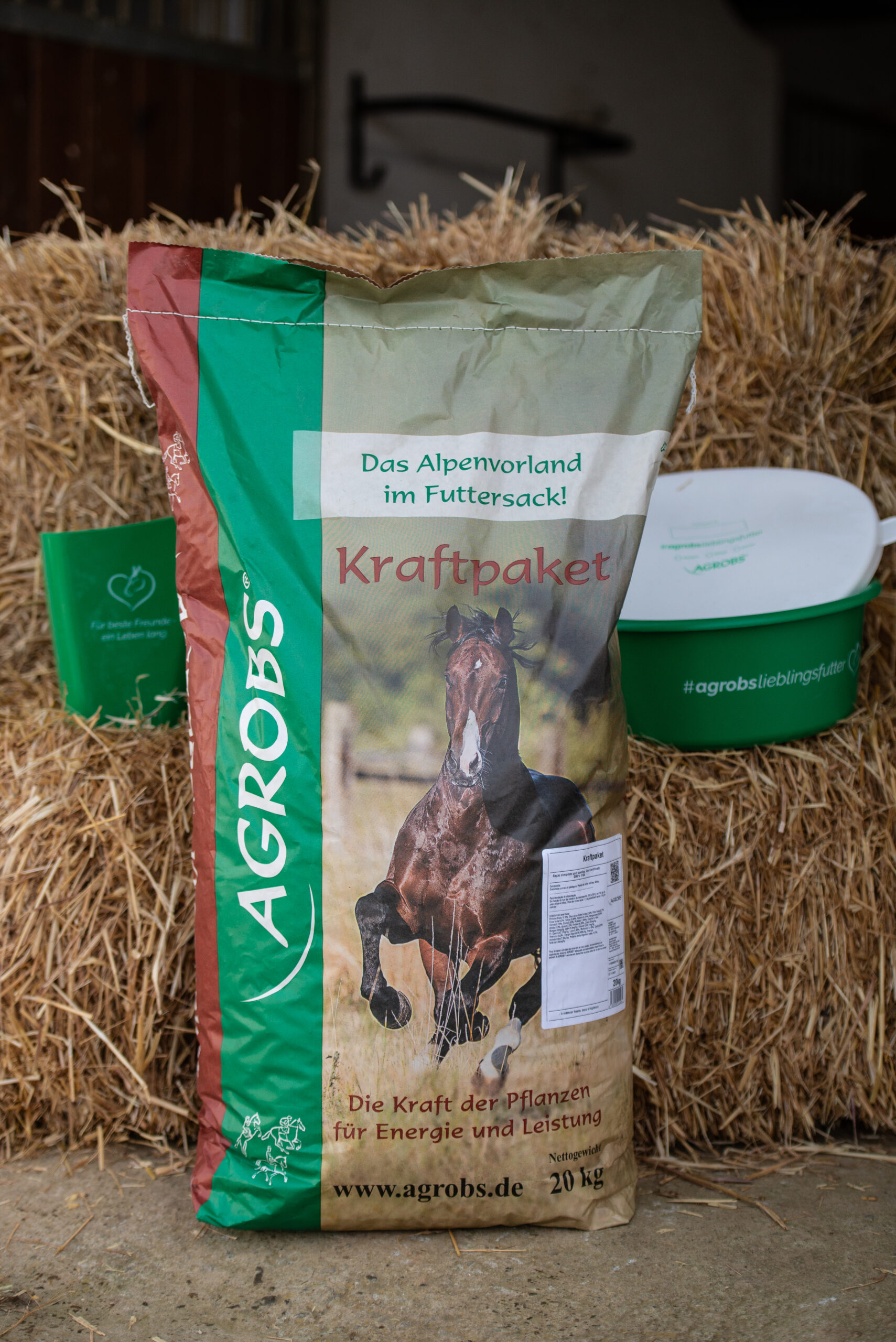 Big bag of Agrobs Kraftpaket product with feeding bowl and scoop